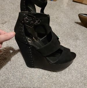 Gianni Bini black wedge high heels sandals 7.5